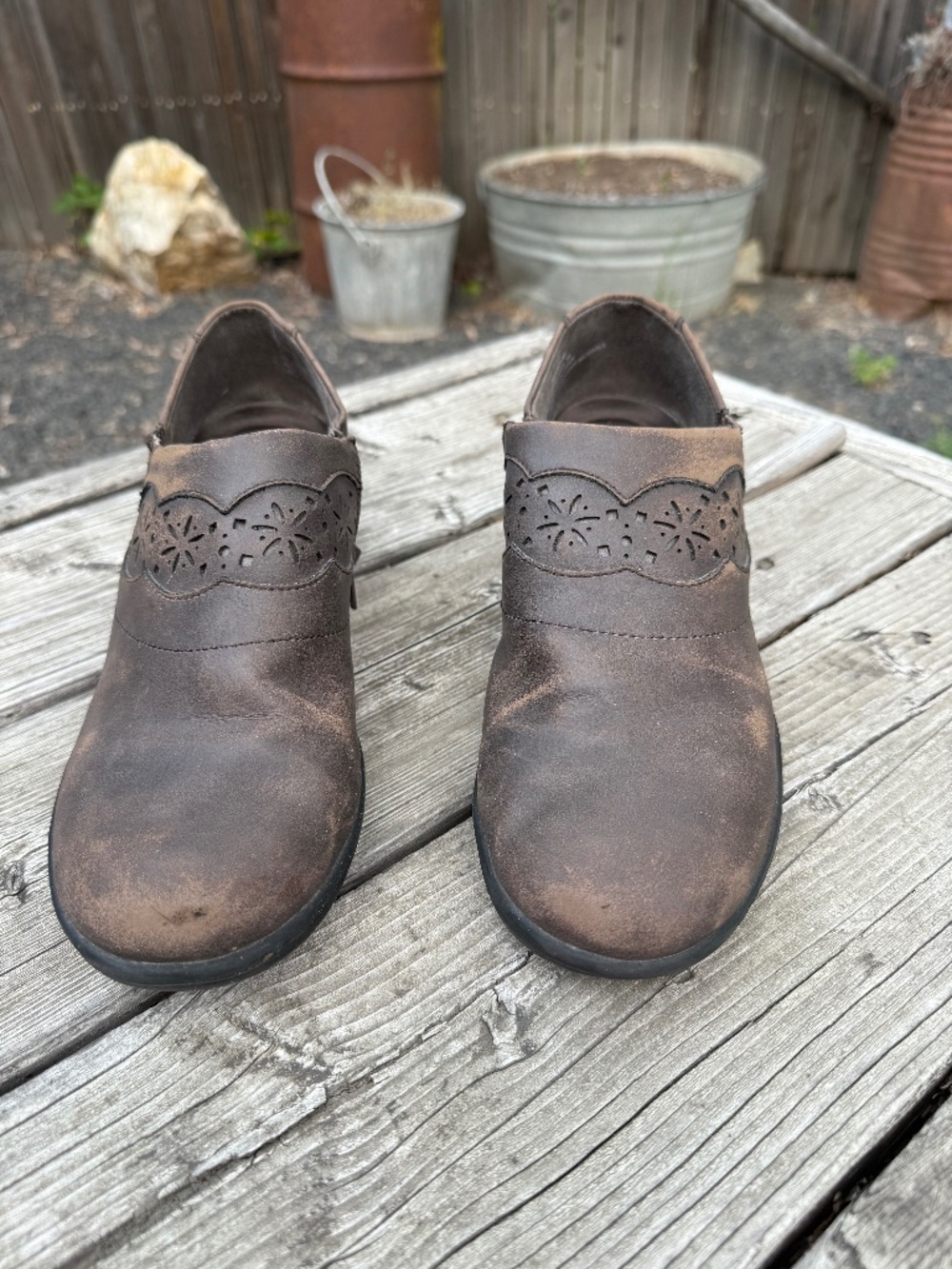 Women’s Brown Leather Bass Diana Go To Comfort Clogs Size 9